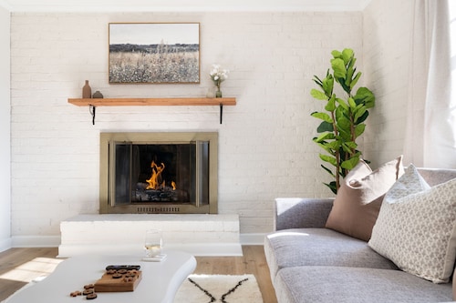 North Hills Area 4BR + Basement Suite + Fire Pit