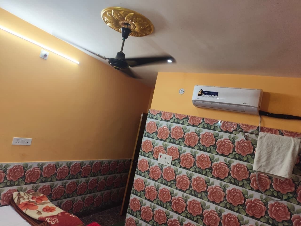 Comfort Double Room, 2 Single Beds, Balcony, City View | Interior