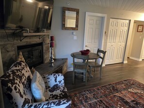 Interior - The Perfect Big Sky Getaway (Big Sky)