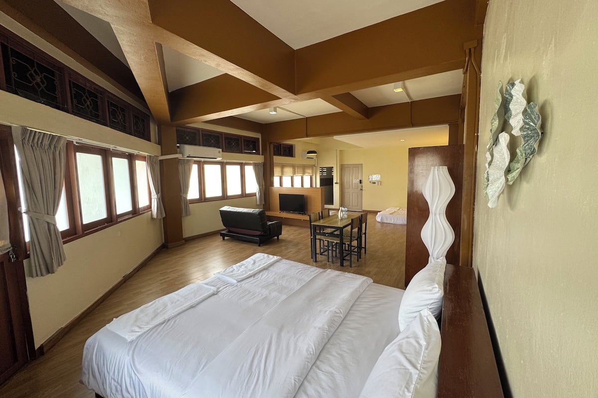 Quadruple Room, Non Smoking, Private Bathroom