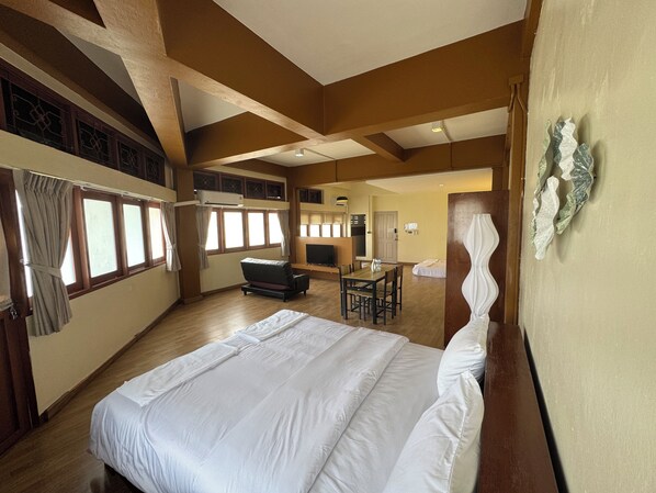 Quadruple Room, Non Smoking, Private Bathroom - Sukstay Hotel (Bangkok)