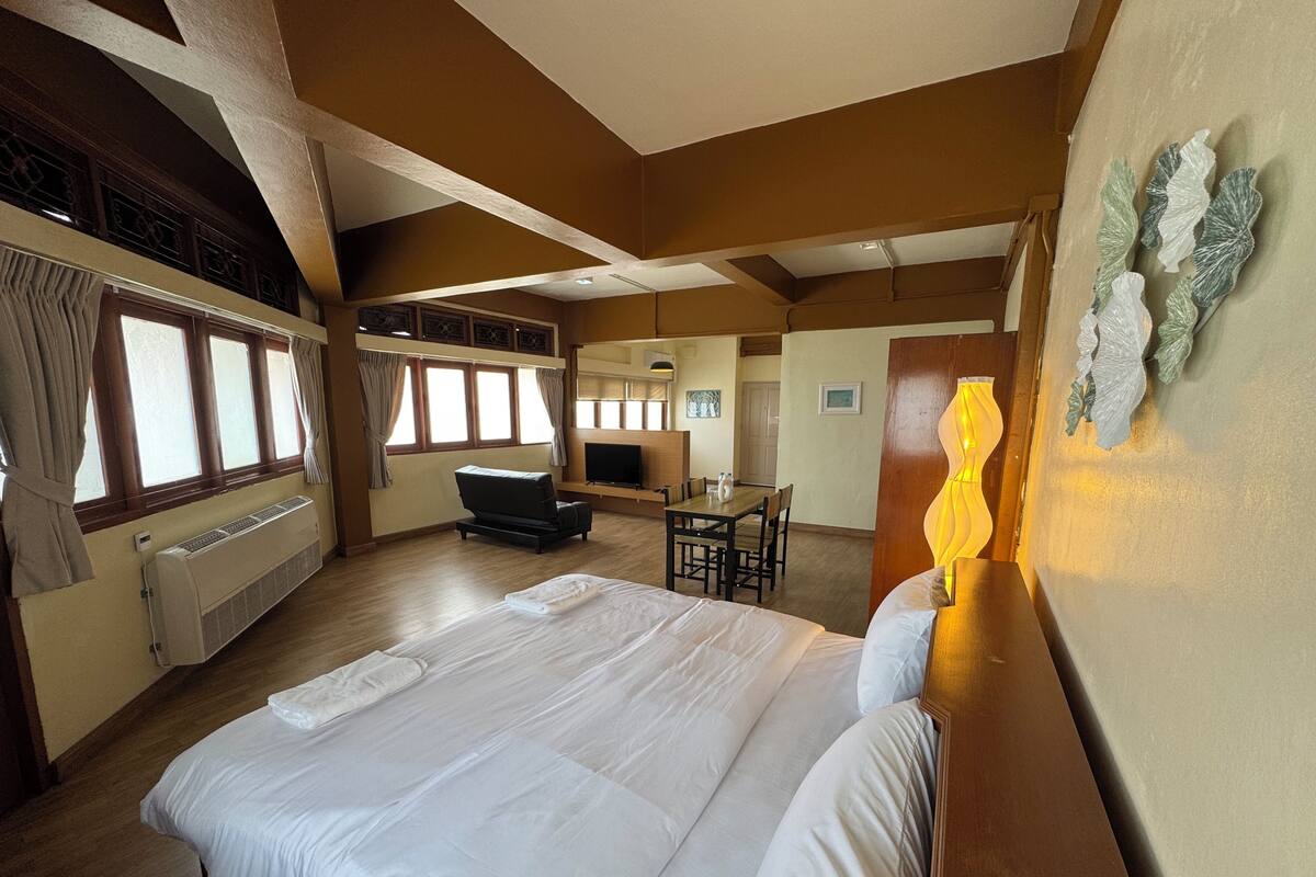 Quadruple Room, Non Smoking, Private Bathroom