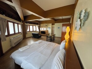 Quadruple Room, Non Smoking, Private Bathroom