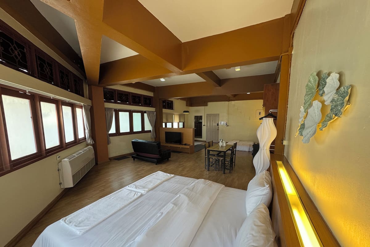 Quadruple Room, Non Smoking, Private Bathroom