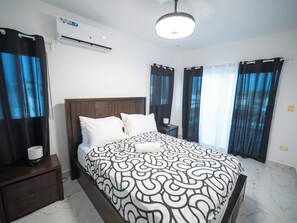3 bedrooms, iron/ironing board, WiFi, bed sheets - 3-bedroom villa in charming Punta Cana with a large terrace & a private jacuzzi (Punta Cana)