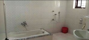 Bathroom - Kidangoor Holyday Homes  Punnathura EAST Kottayam Kerala 686583 (Punnathura East)