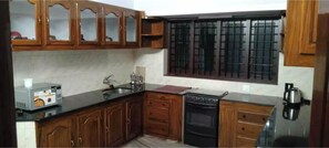 Private kitchen - Kidangoor Holyday Homes  Punnathura EAST Kottayam Kerala 686583 (Punnathura East)