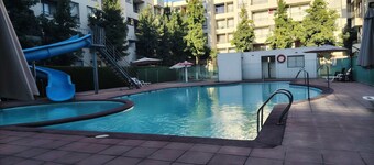 Family apartment steps from Los Quillayes subway station