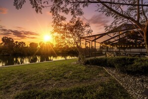 Property grounds - Waterfront Pool Retreat with Sunset Views minutes from Tampa (Riverview)