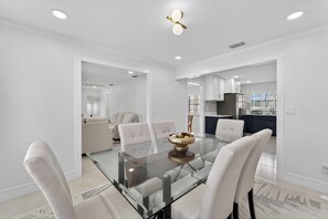 Dining - Waterfront Pool Retreat with Sunset Views minutes from Tampa (Riverview)