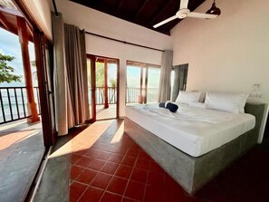 Luxury Apartment, Balcony, Sea View - LIV - Unawatuna Beachfront Studio (Unawatuna)