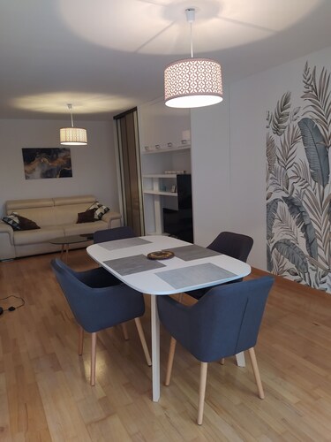 Grand appartement 62m2 150m plage, port, commerces, piste cyclable