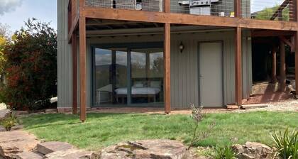Gateway to Mt Buller · Stylish Alpine Apartment in the Heart of the High Country