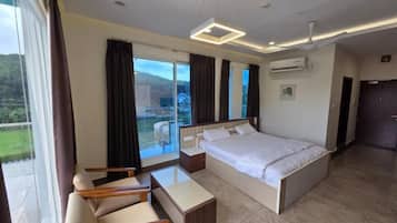 Deluxe Double Room, Balcony, Garden View