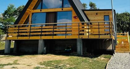 Bangkok 2 bedroom A-Frame Cabin with Hot Tub & Mountain Views
