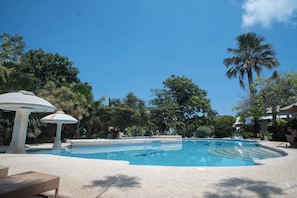 2 outdoor pools - Ogtong Cave Resort (Santa Fe)