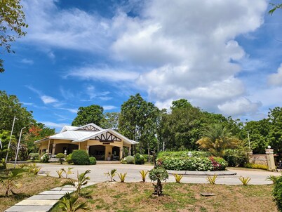 Ogtong Cave Resort