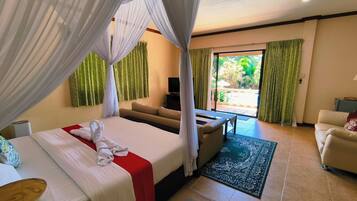 Deluxe Suite, Pool View