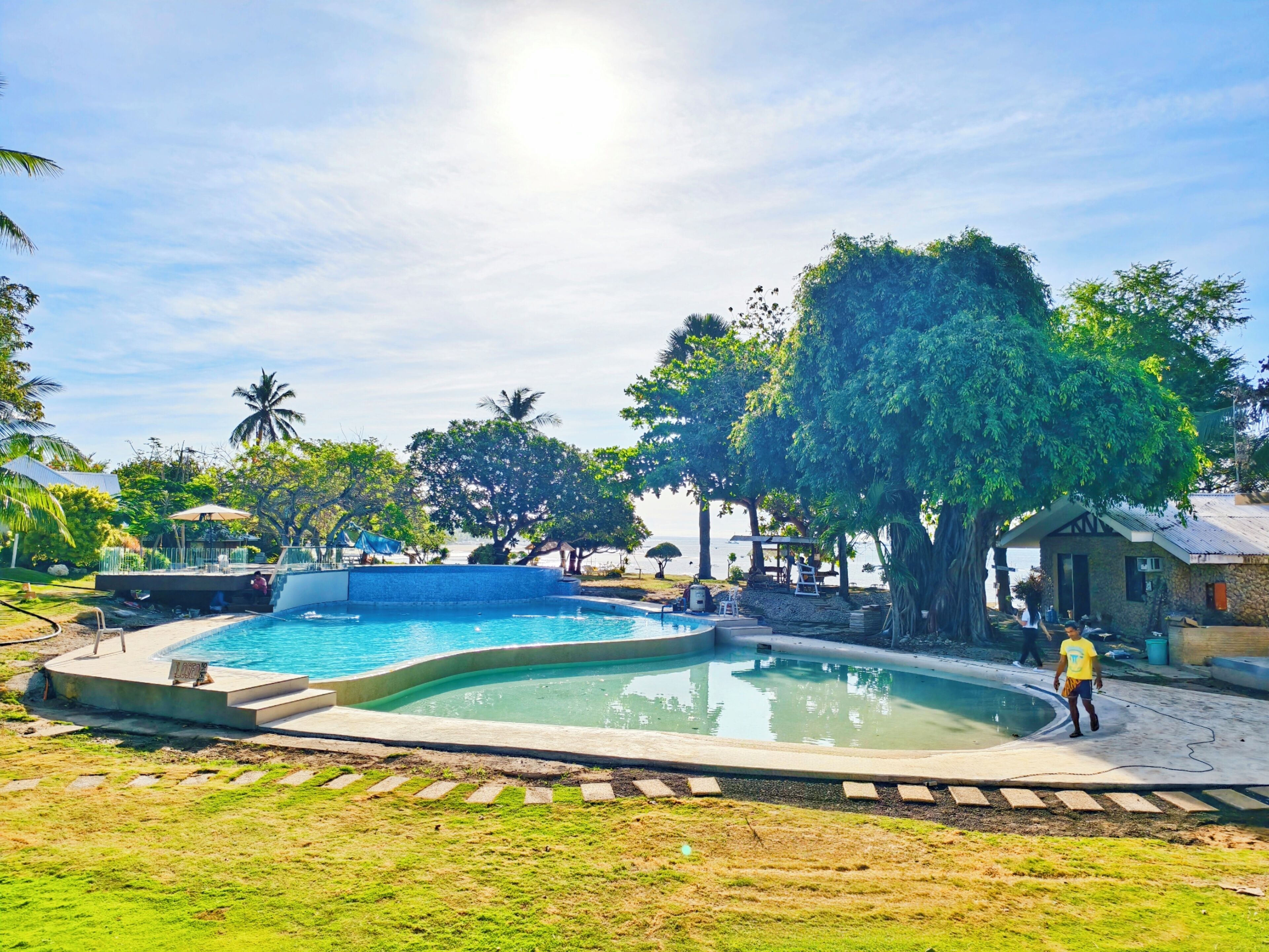 2 piscinas al aire libre