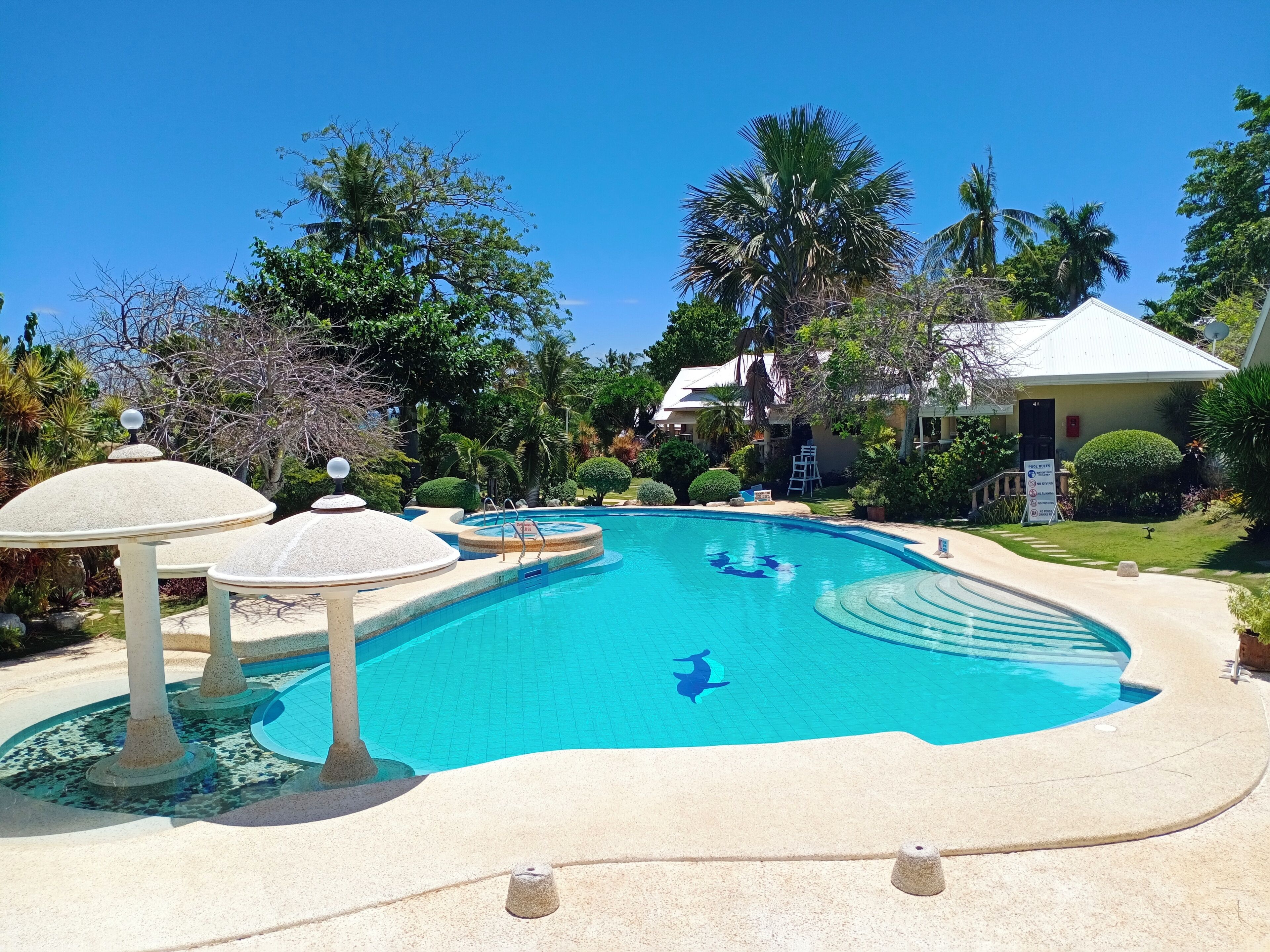 2 piscinas al aire libre