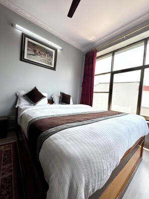 Deluxe Double Room, City View - Three Brothers Apartments and Hotel (Kathmandu)