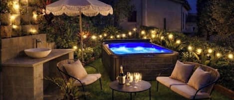 Baignoire à remous extérieure