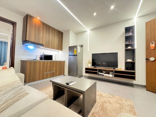Cozy 1-bdr Studio apartment with pool, Gym, Spa, Restaurant and terrace in Gombe