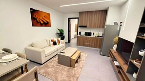 Living area - Cozy 1-bdr Studio apartment with pool, Gym, Spa, Restaurant and terrace in Gombe (Kinshasa)