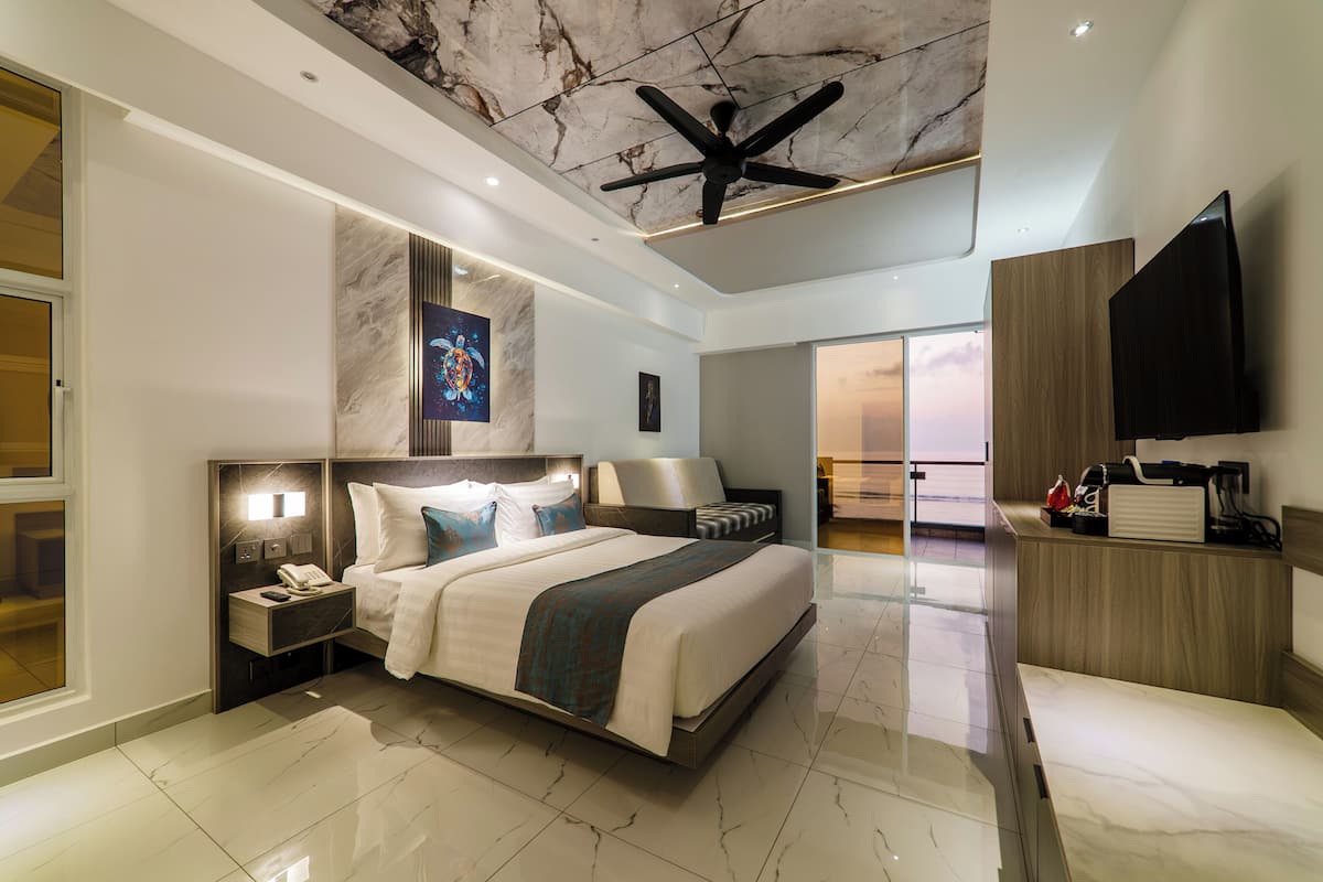 Junior Suite with Balcony & Sea View - Free Return Airport Transfer