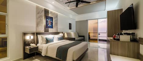 Junior Suite with Balcony & Sea View - Free Return Airport Transfer