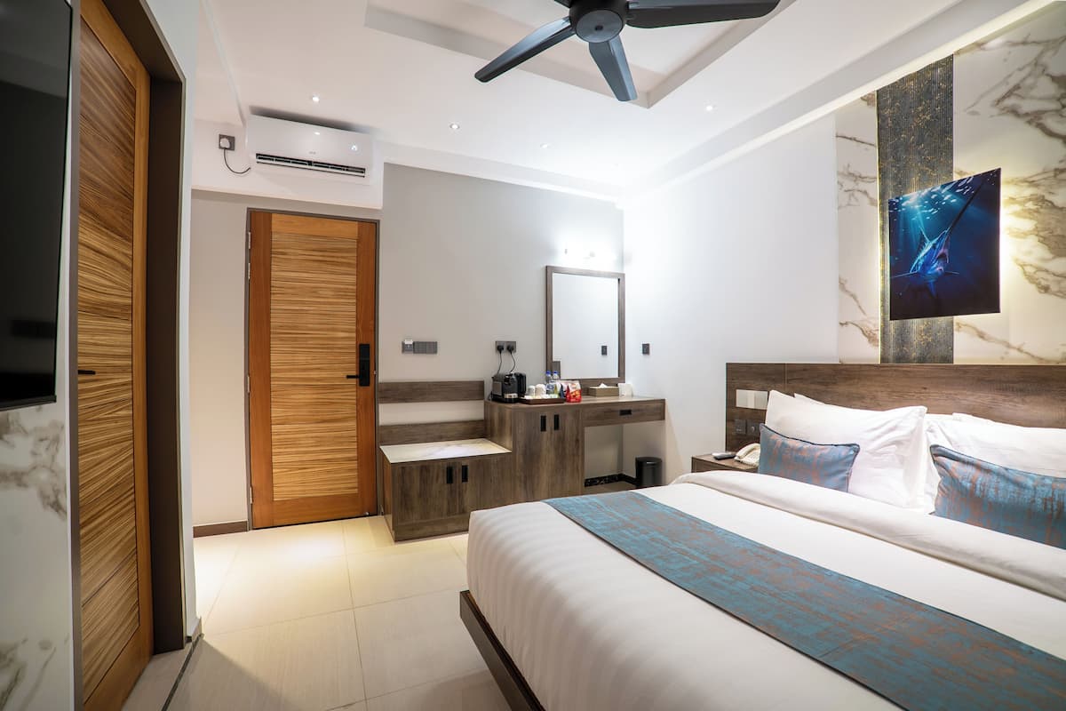 Deluxe Double room - Free Return Airport Transfer