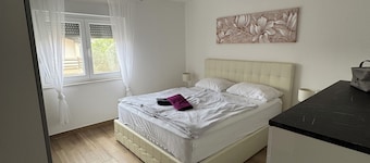 ApartmentMeerZeit with sea view Tribunj