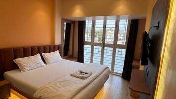 Premium Double Room | Down duvets, memory-foam beds, desk, laptop workspace