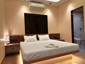 Deluxe Double Room - Hotel Vyankatesh Inn (Nashik)