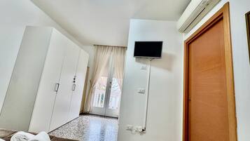 Interni