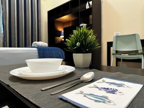 Room - Olivia's BNB: Fully furnished private suite in Jimi Ameriya (Al Ain)