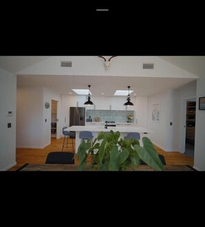 Dining - Near new 4 bed 2 bath house in Hanleys Farm, Queenstown (Jack's Point)