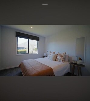 Room - Near new 4 bed 2 bath house in Hanleys Farm, Queenstown (Jack's Point)