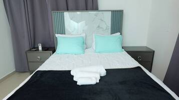 3 bedrooms, iron/ironing board, internet, bed sheets