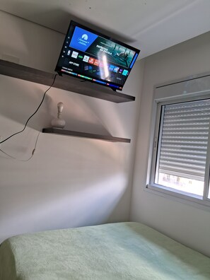 2 chambres, fer et planche à repasser, Wi-Fi, draps fournis