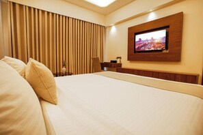 Superior Double Room, City View