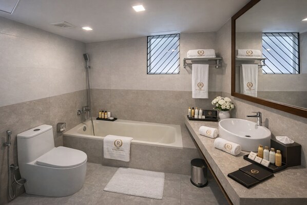Royal Studio, City View | Bathroom | Shower, free toiletries, hair dryer, towels - The Royal Palace Uttara (Dhaka)