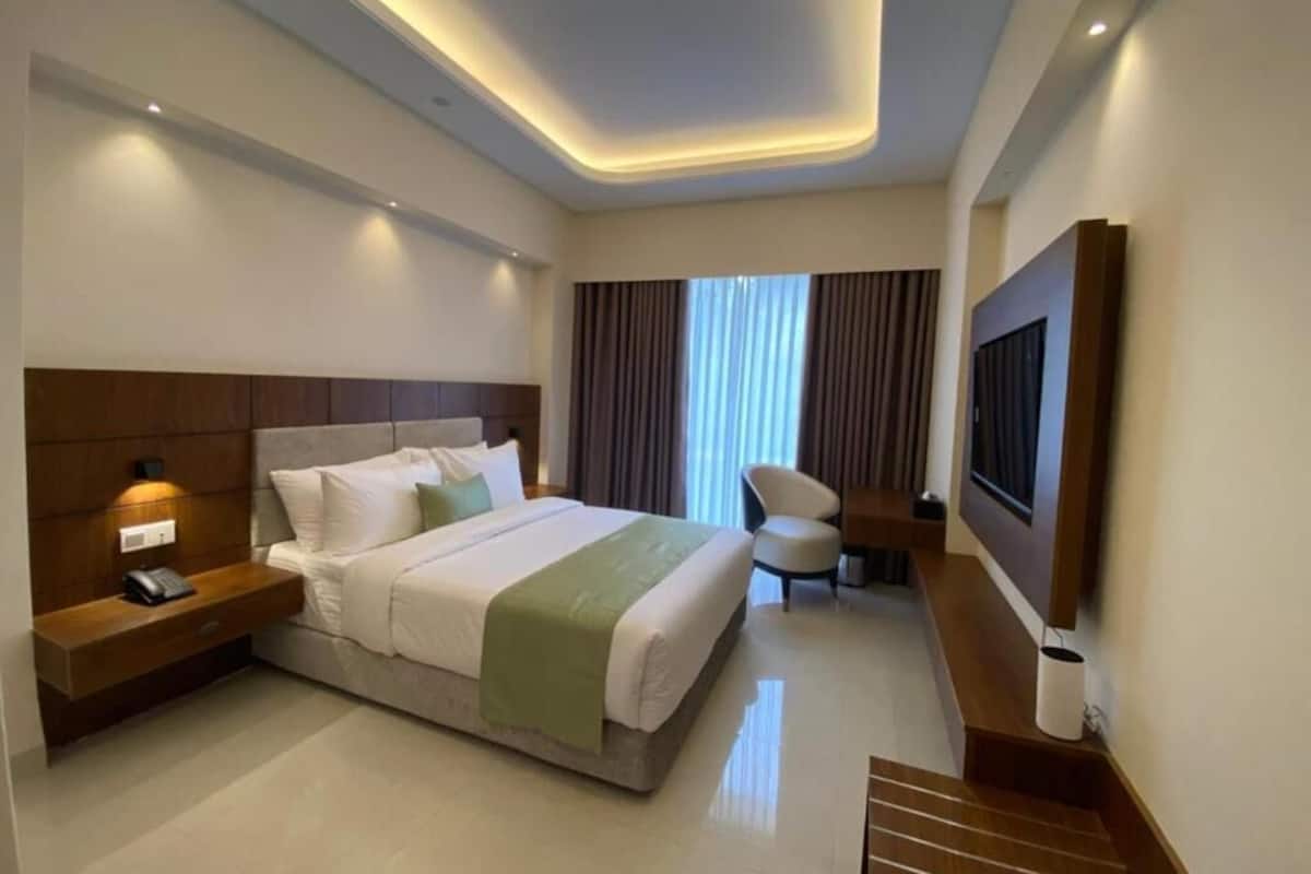 Deluxe Double Room, City View