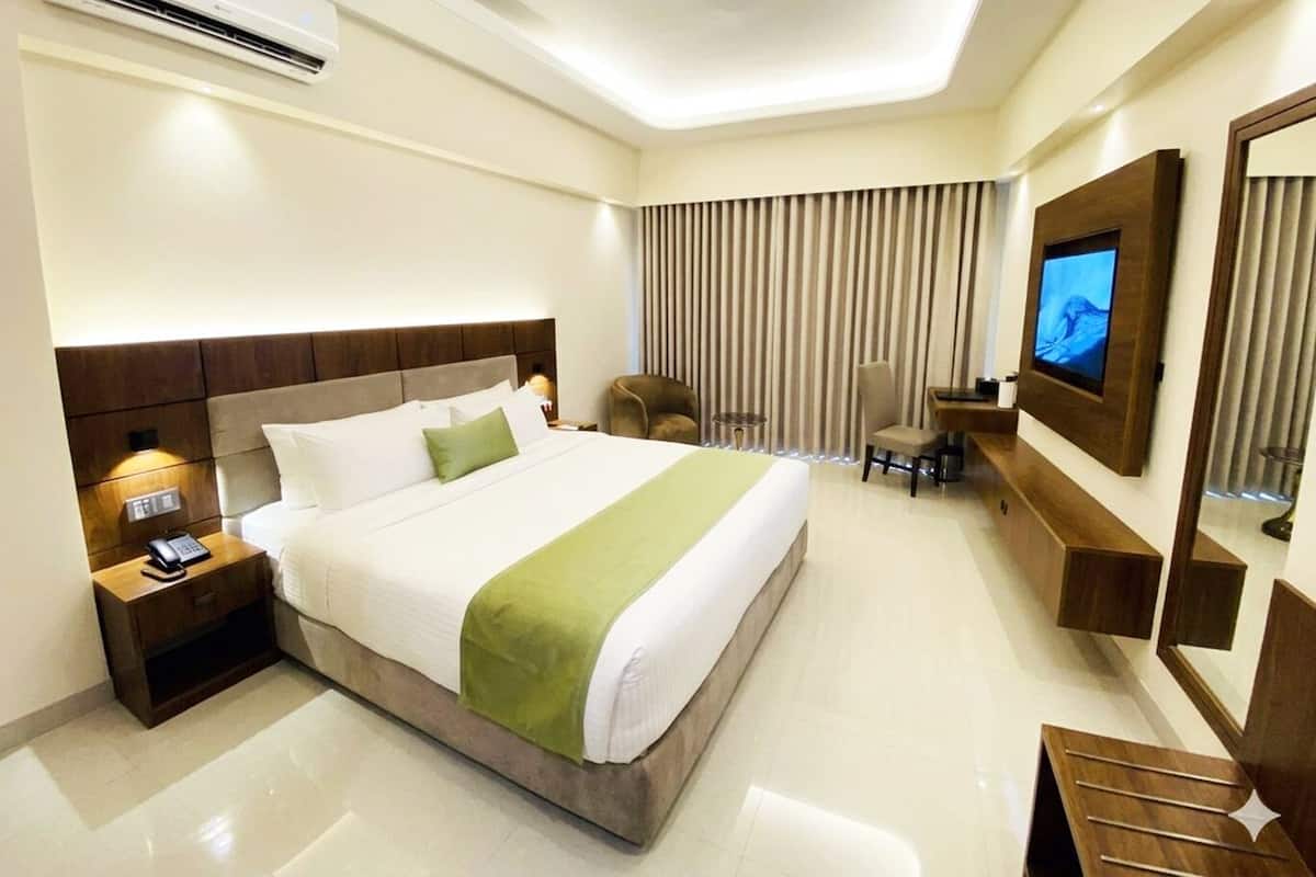 Superior Double Room, City View