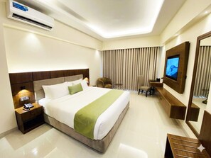 Superior Double Room, City View | Free WiFi - The Royal Palace Uttara (Dhaka)