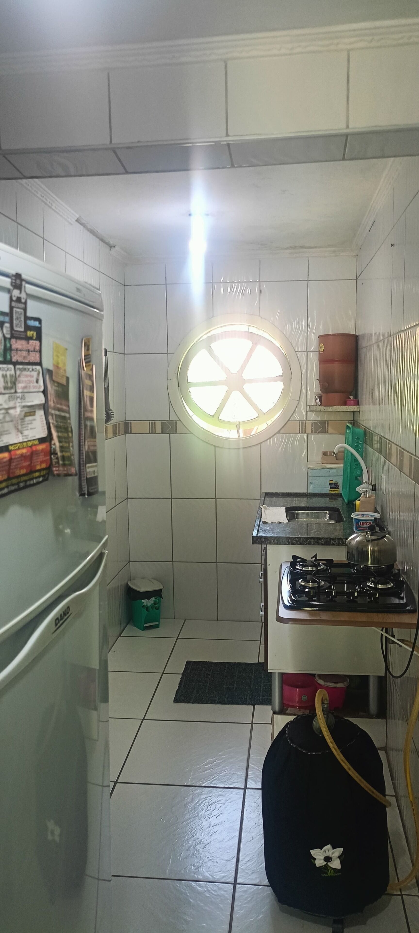 Micro-ondas, cooktop, chaleira elétrica, liquidificador