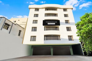 Exterior - Deluxe with Twin BedRed Hills Lakdikapul (Hyderabad)