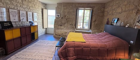 3 habitaciones, wifi gratis y ropa de cama