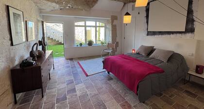 Suite familiale et chambre double troglodytes avec accÚs à la piscine intérieure
