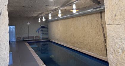 Chambre double troglodyte avec accÚs à la piscine intérieure